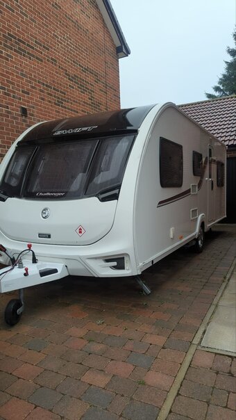 Swift Challenger 590, 6 berth, (2017) Used - Good condition Touring Caravan for sale