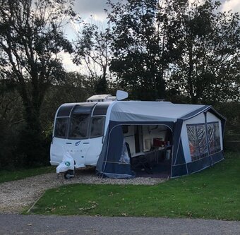 Dorema awning  SIZE 16 very good condition little used colour blue and grey with aluminium poles