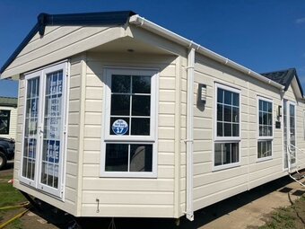 ABI Langford * Beautiful Villa with Bath * FREE site fees for 2024 & 2025 * Felixstowe *, 4 berth, (2021) Used - Good condition Static Caravans for sale