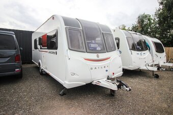 Bailey Unicorn Cadiz, 4 berth, (2017) Used - Good condition Touring Caravan for sale