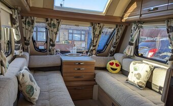 Swift Challenger Sport 442, 2 berth, (2015) Used - Good condition Touring Caravan for sale