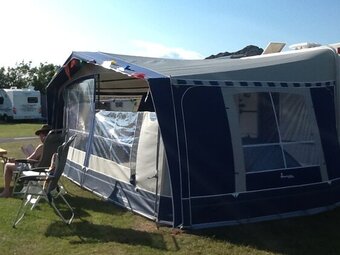 FINAL REDUCTION! Isabella Awning: Commodore Alpha/all weather quality/ Canvas size 975 /Size of frame G18/Carbon x poles/Groundsheet included/the awning is in excellent condition and has the Isabella storage bag included. The awning fitted a Bailey Pageant Moselle Caravan .Colour Dark Royal Blue