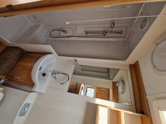 Lunar Quasar, 6 berth, (2012) Used - Good condition Touring Caravan for sale